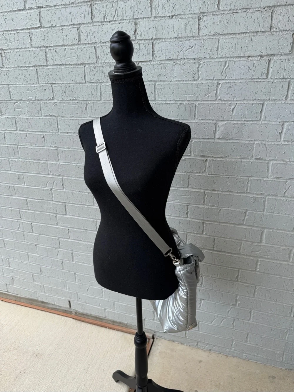 Caraa - Metallic Silver Puffer Tote Bag - Lightweight Women's Handbag